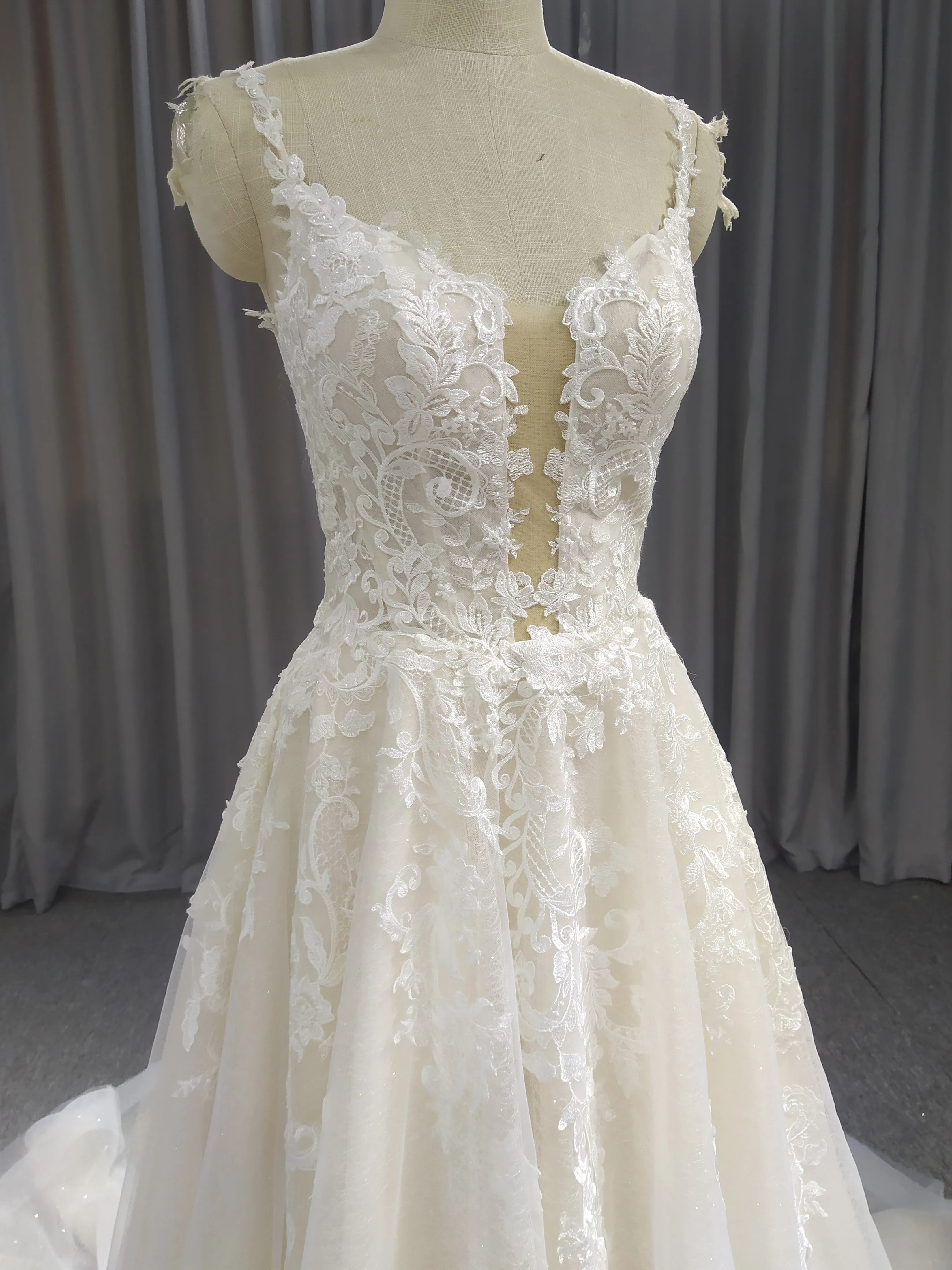 A-Line Spaghetti Straps Court Train Wedding Dresses With Lace