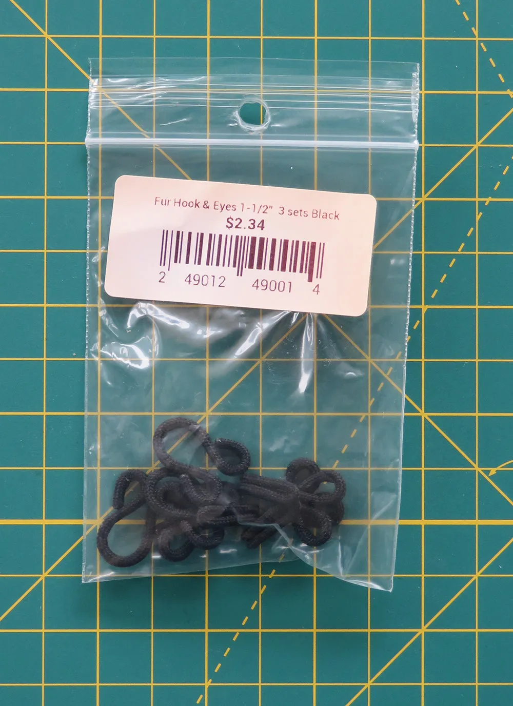 Fur Hook & Eyes 1-1/2" 3 Sets