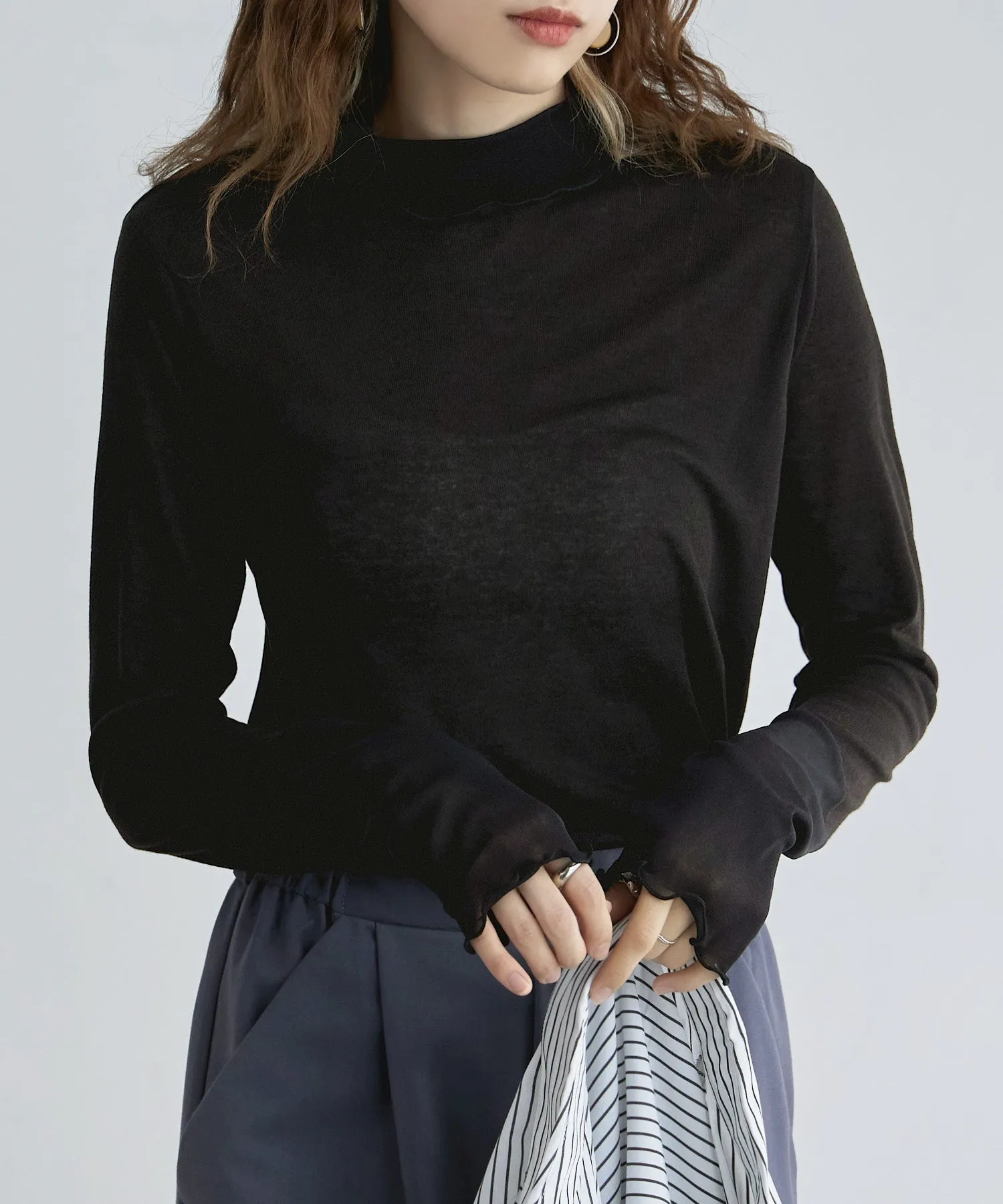 Sheer mellow switching tops