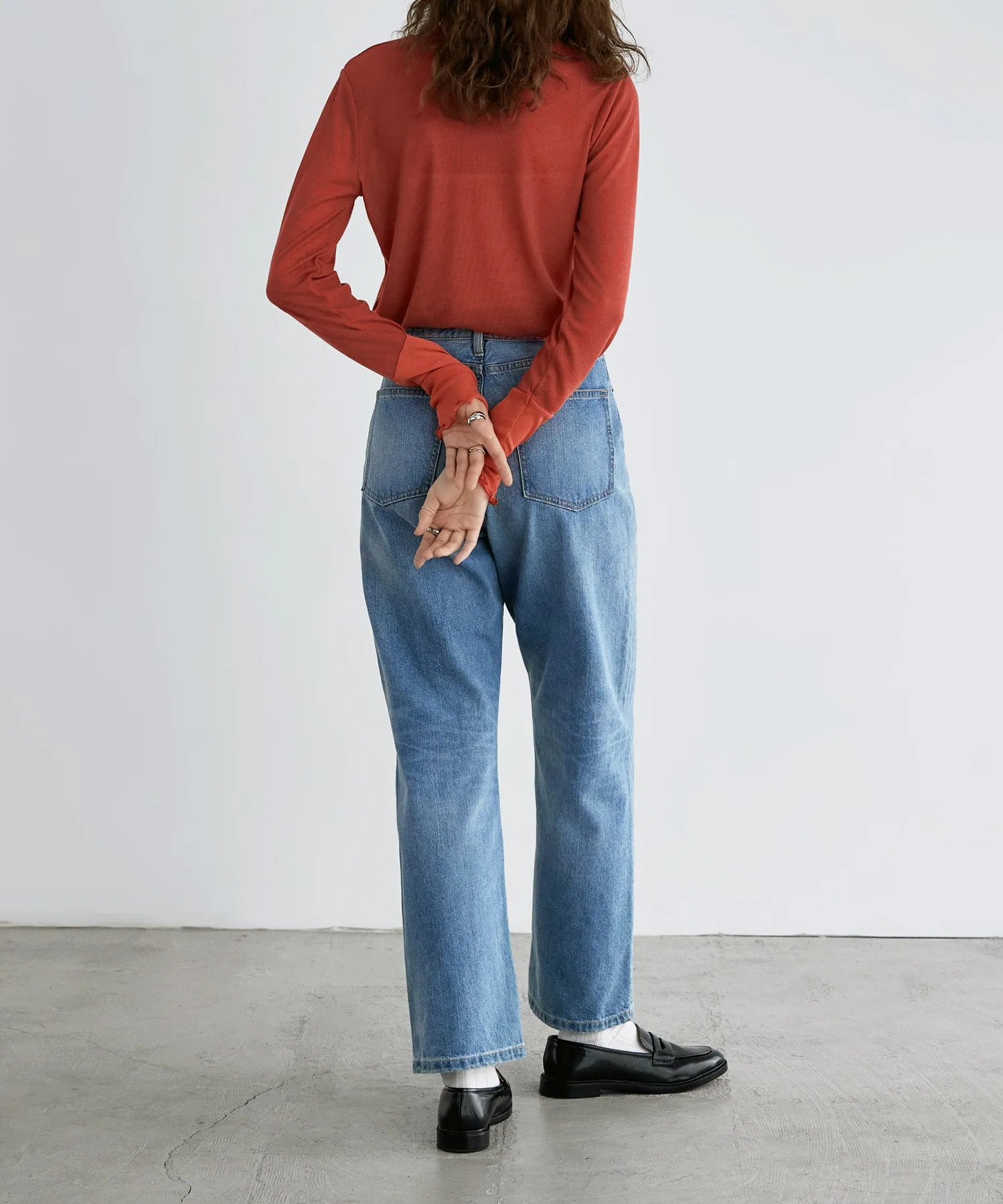 Sheer mellow switching tops
