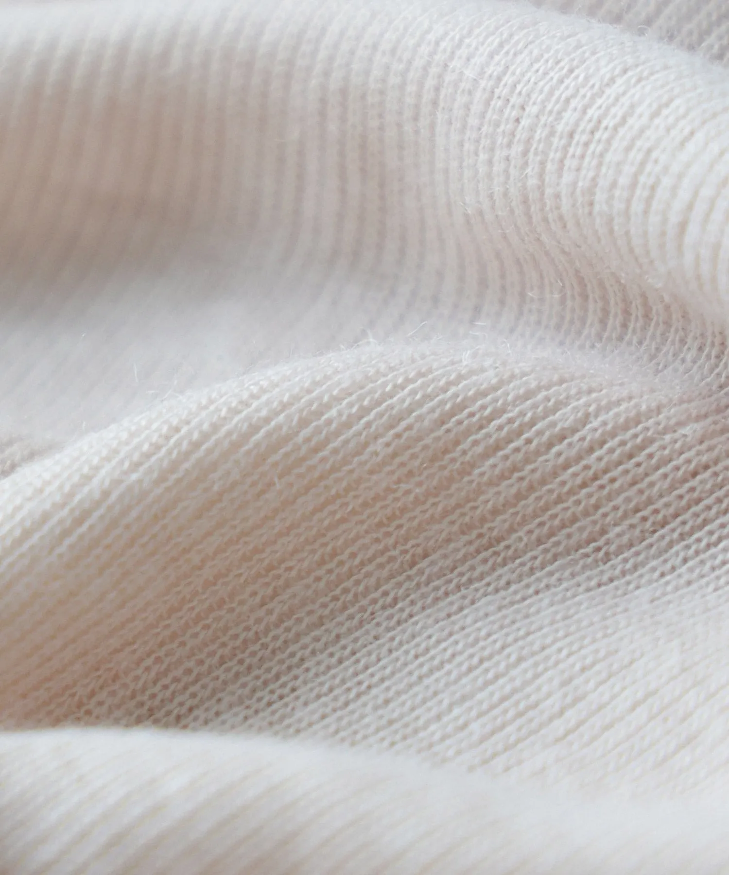 Sheer mellow switching tops