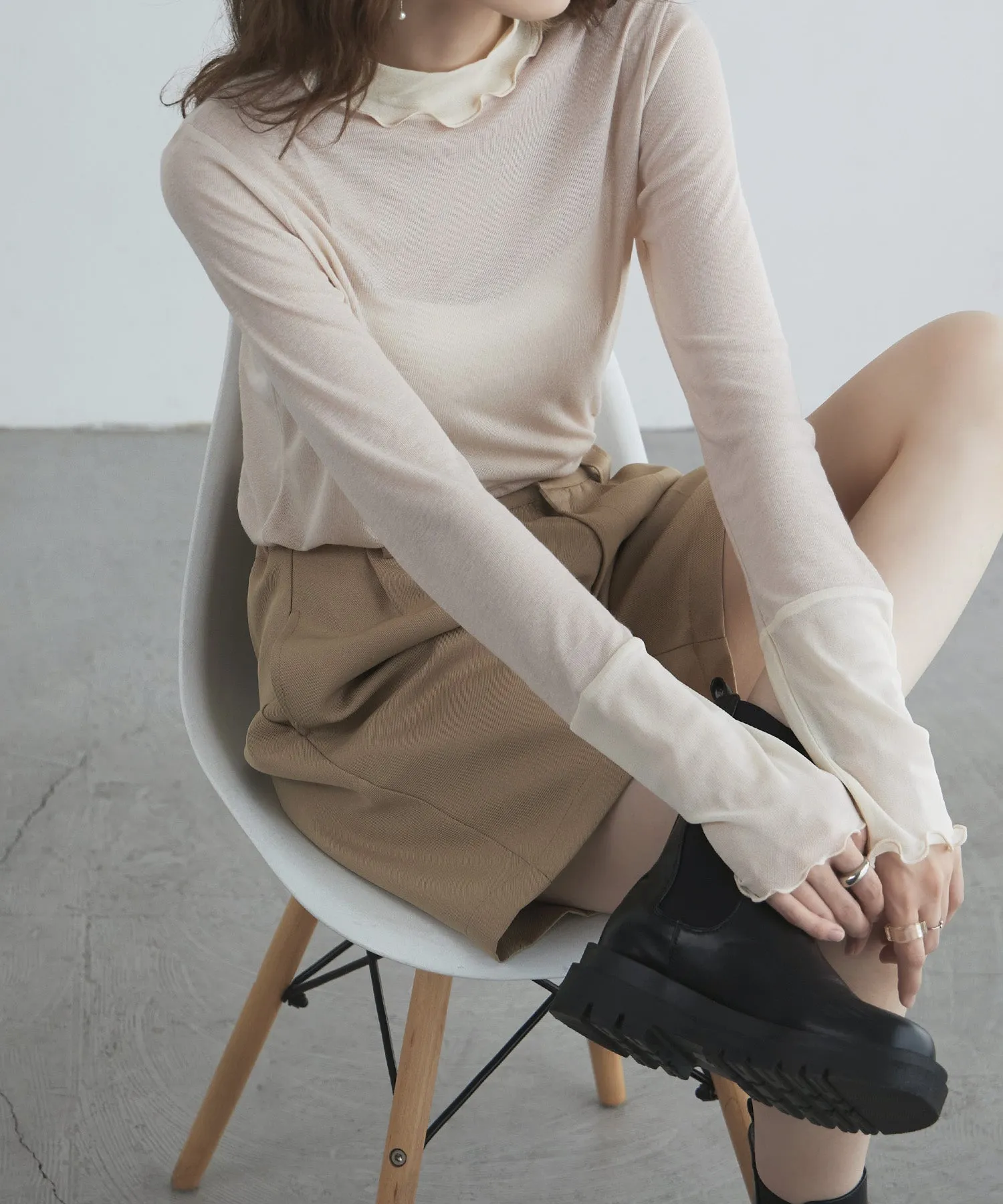 Sheer mellow switching tops