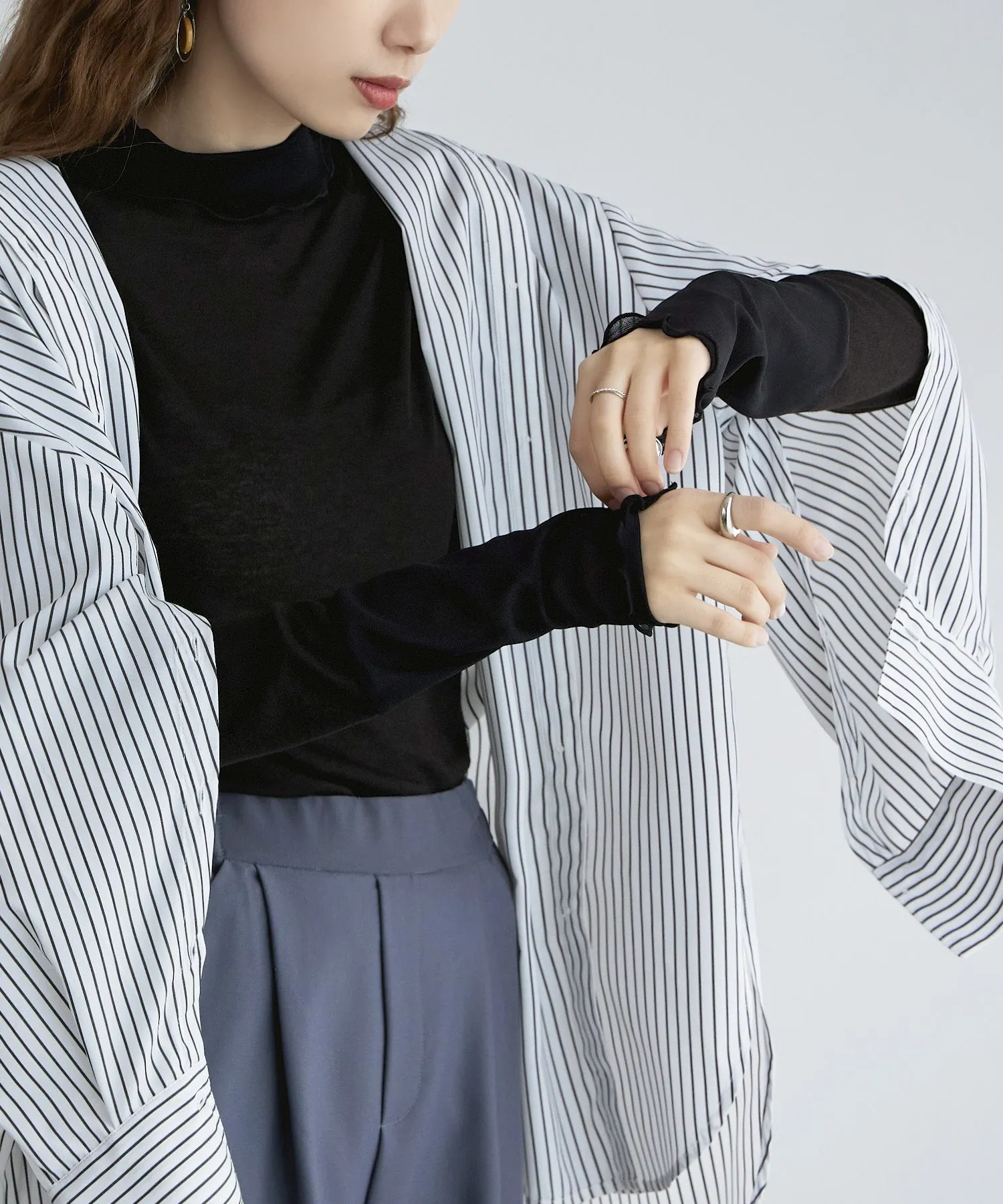 Sheer mellow switching tops